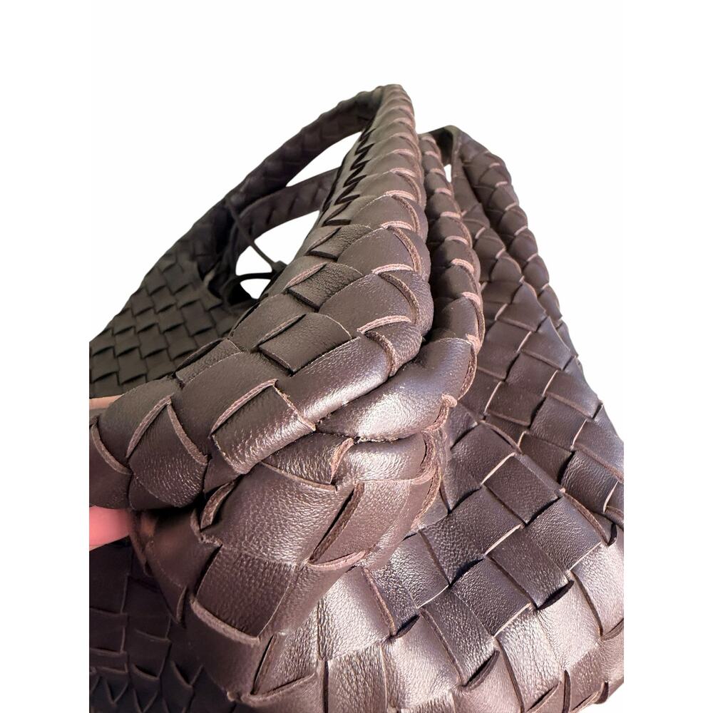 Bottega Veneta NWOT Medium Campana Intrecciato Leather Shoulder Bag in Fondant - Picture 8 of 15